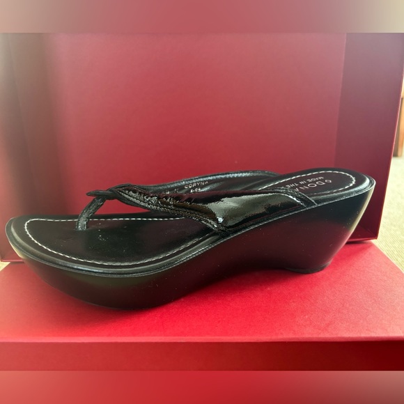 Donald J. Pilner wedges - Picture 2 of 4